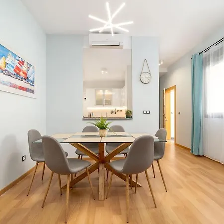 -Malagasunapts- Stylish City Centre Pool&Parking Exterior photo