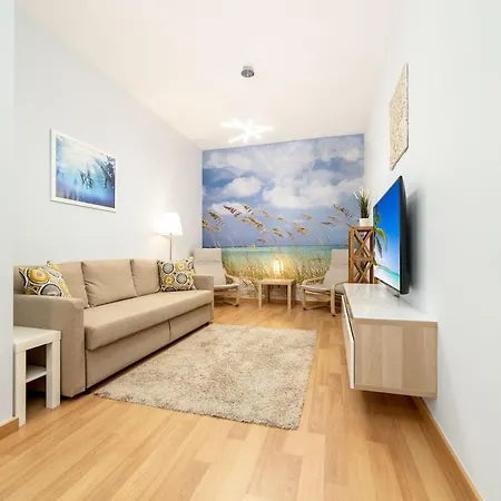 -Malagasunapts- Stylish City Centre Pool&Parking Exterior photo