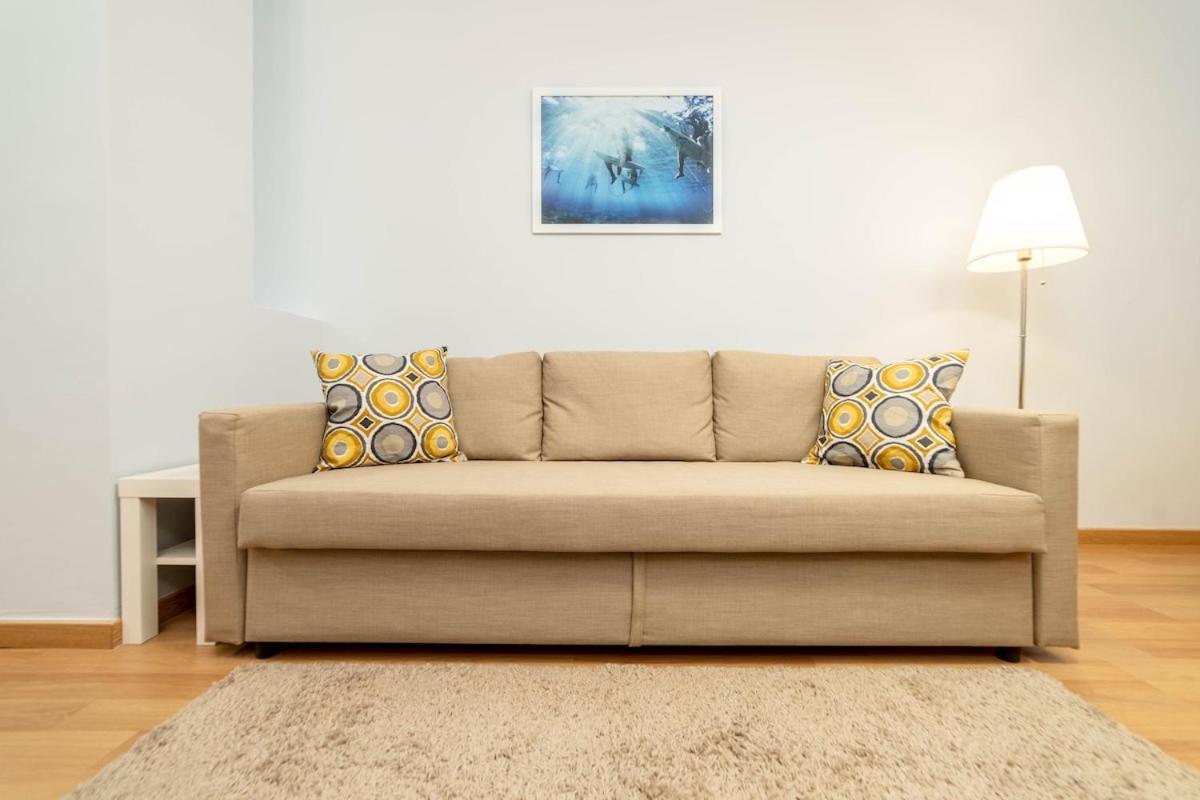 -malagasunapts- Stylish Centre Pool&parking Apartament Malaga