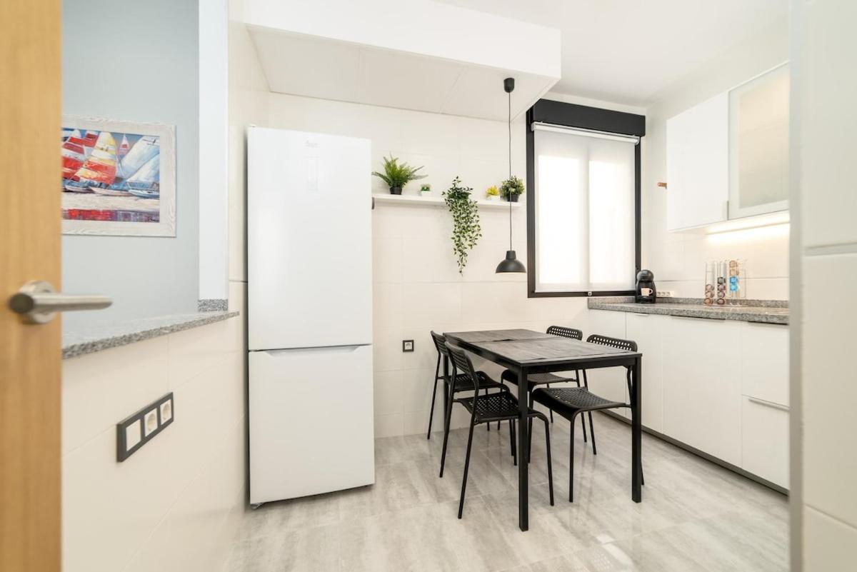 Apartament -malagasunapts- Stylish Centre Pool&parking Malaga
